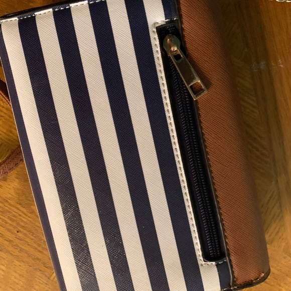 Call it Spring crossbody bag - Picture 7 of 11